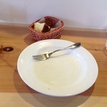 カフェ チルコリーノ - 20130517　900円ランチセット　自家製生麵かぶの白いラグーソース他