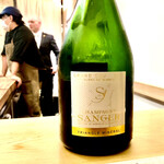 美会 - 乾杯は初めて飲む、サンゲールのブランドブラン　トライアングル　ミネラル　