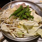 博多一番どり 居食家あらい - 料理写真:もつ鍋