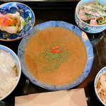 鎌倉 燕CAFE - 薬膳カレー　小鉢がこれまた美味しい。