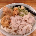 自家製さぬきうどんと肉 甚三 大門店 - スペシャル720円：林SPポークと鶏天3個がトッピングされた豪華な1杯！
