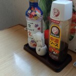 しんべえ - 料理写真:備え付け調味料（醤油・七味・ソース）