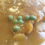 ７粒のグリーンピースが彩を添えています