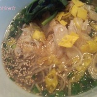広尾はしづめ - '13/03 蒸し鶏のねぎ油がけをのせた温かい麺