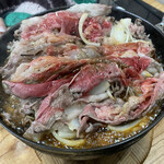 すき焼･鍋物 なべや - 牛肉鉄鍋✨