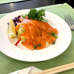 黒船亭 - 自家製スモークサーモン（ハーフ）