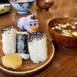 Hone Tsuki Dori Ikkaku - おにぎりにはスープも付きます。