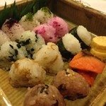 万ん卯 - 〆のミニおにぎり♪