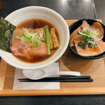 サッポロ ラーメン ハチ - 札幌中華蕎麦（醤油）