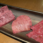 蕃 YORONIKU - ロース、上タン、上ハラミです。すべて美味しいですが、普通の焼き肉店の上レベルです。