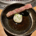 蕃 YORONIKU - 心配いらずでした。ポン酢が濃厚かつさっぱりしているので、口直しにもなり絶品です。高級料亭のステーキのようでした。