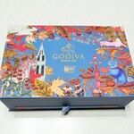 GODIVA Chocolatier 阪急梅田本店 - 豪華な化粧箱