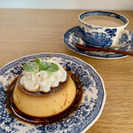 喫茶エントワ - カフェ・オレ　530円
エントワプリン　500円