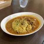 Kari Su Paisu - ゴールドチキンカレー 800円(税込)