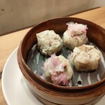 Toukyou Shuumai Mania - 秋鮭と大葉の焼売