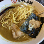 Goku Niboshi Hompo - 麺の様子。全粒粉はやめたみたい…