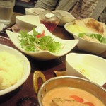 香辛飯屋 - インド風な日本のカレー。食べやすい。グラタンはメニューとだいぶ違うようで…。