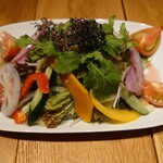 カスターニエ　軽井沢ローストチキン - 高原野菜のサラダ