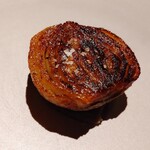 ヒカリヤ ニシ - 玉ねぎと黒トリュフのグリル