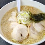 ハッスルラーメン ホンマ - ハッスルラーメン塩 + チャーシュー 980円