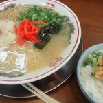 ラーメン浅野2号 - チャーシュごはんをプラスして