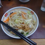 餃子の王将 - ちょっと麺ほじったところ。軽い１人前。