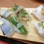 赤酢 謹賀 - 剣先イカ各160円・芽ねぎ各140円・トロ白各140円