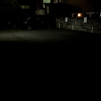 鮨 大門 - 裏手に駐車場。今回は宿から歩いて訪問しました。