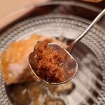 緒方 - ①間人蟹(雌、ハーフ)(京都府間人産)、外子
      外子は別分け、プチプチ感、軽めの旨み
      原則、内子の方が味わいがしっかりしてます
      舌の上に5秒ホールドして楽しみます