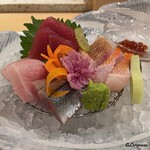 和海味處 Fuurin - 目鉢鮪 赤身､鰤､秋刀魚､赤伊佐木の造りといくらの盛合せ