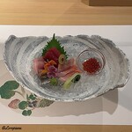 Wami Ajidokoro Fuurin - 目鉢鮪 赤身､鰤､秋刀魚､赤伊佐木の造りといくらの盛合せ