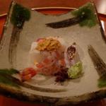 吉向 - 刺身　平らぎ貝の炙り雲丹添え、車海老、鯛の炙り