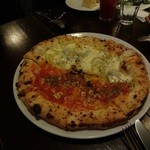 「シラスとモッツァレラ」とマリナーラ