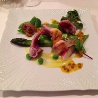 ル コルヴェール - ラパンのロースト。アナナスとパッションフルーツのソース(^L^)