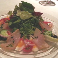 ルカンケ - メカジキの燻製入りニース風サラダ
