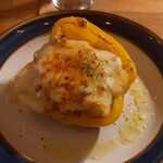 Wine Terrace Yu-me - パプリカ、半熟卵、ボロネーゼのチーズ焼き980円