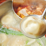 [White] Explosive soup Gyoza / Dumpling in hot water (Paitan) hot pot