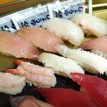 Muten Kura Zushi - 右上の極み熟成真鯛250円