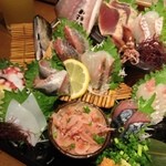 魚と酒 はなたれ - 魚魂（鰹タタキ、鯛、鯵、鰯、イサキ、スズキ、タコ、イカ、桜えび、シメサバ）