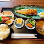 さくら水産 - 本日の焼魚(さば塩麹焼き)定食_¥1,000