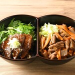 Beef rare Steak & offal stew bowl