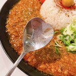 丸の内スパイス - このスプーンの形が意外に掬いやすい！