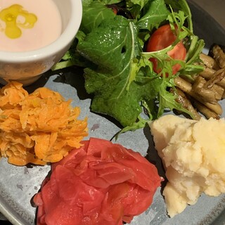 日本各地から届く”こだわり野菜”