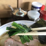 とらや分店 村田や - 白河ラーメン定番ほうれん草
      かいわれ大根よりほうれん草派