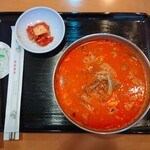 韓国キッチン ソウル市場 - カルビうどん (1,045円・税込)