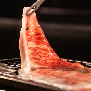 Enjoy with eggs ◆ Grilled shabu melt-in-your-mouth sirloin