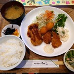 ダイニングカフェ オーシャン - 令和4年11月 ランチタイム
            日替わりランチ 750円
            ミックスフライ(ヘレカツ、イカフライ、ウズラ玉子フライ)、サラダ、小鉢、ご飯、みそ汁、漬けもの