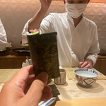 銀座 しのはら - マグロとべったら漬けの手巻き寿司