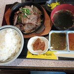 かねだ焼肉店 - 