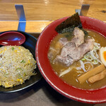 Menya Rokusanroku Bettei - 六三六ラーメン+ハーフ焼飯